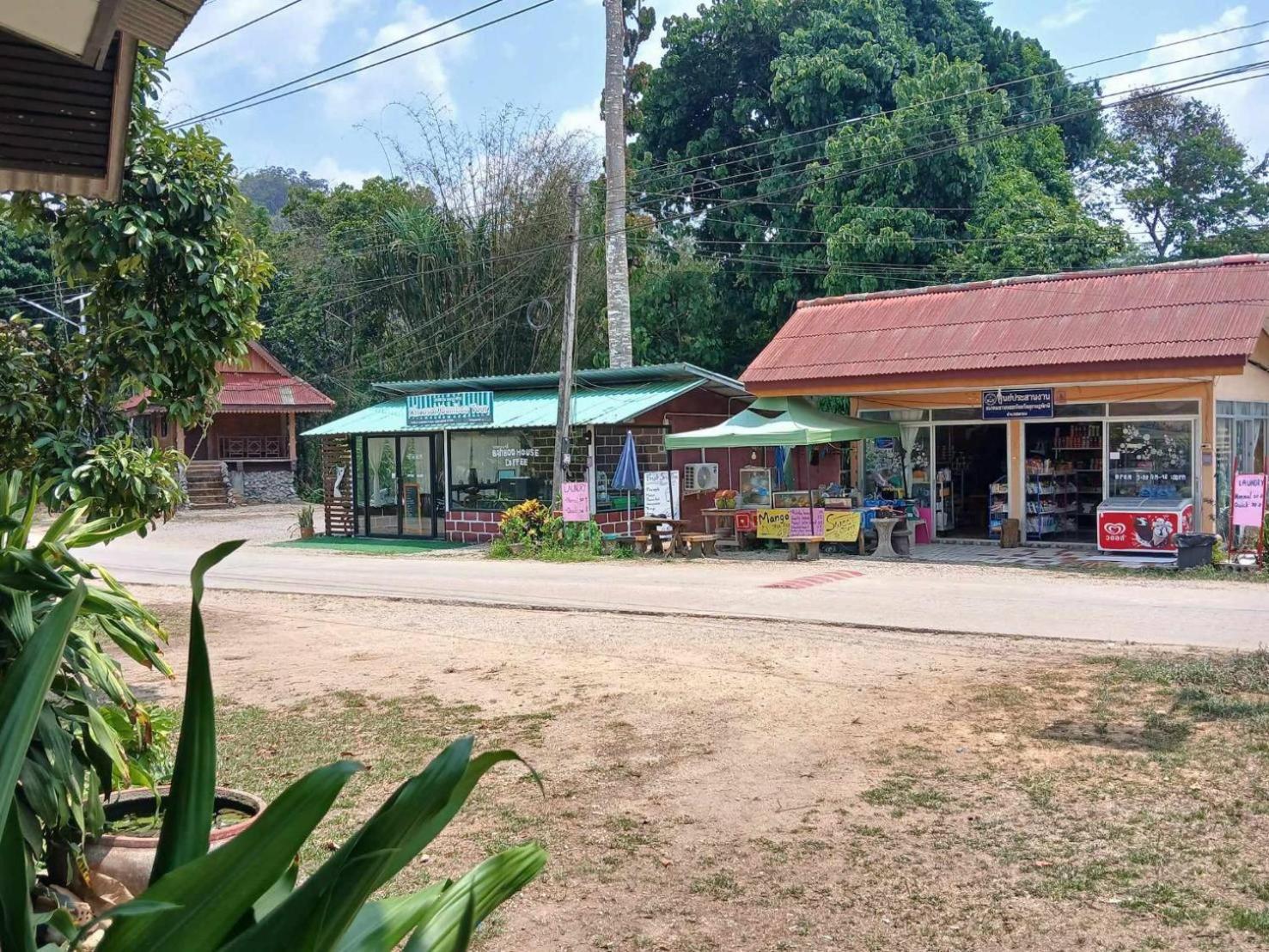 Bamboo House Hotel Khao Sok National Park Ngoại thất bức ảnh